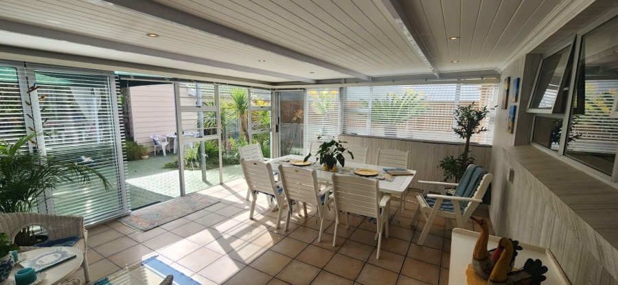4 Bedroom Property for Sale in Glentana Western Cape